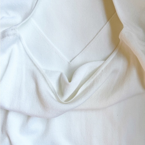 WORTH New York Double Layer Sleeveless Knit Banded Hem Top Size Medium in White - Picture 12 of 13
